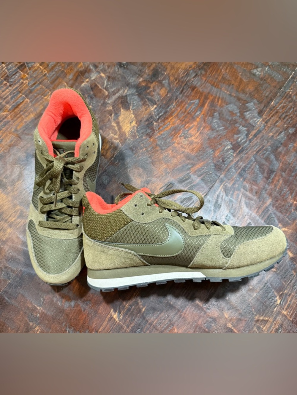 Nike Md Runner 2 Mid trail shoe, size 8.5, women’s - Picture 3 of 11